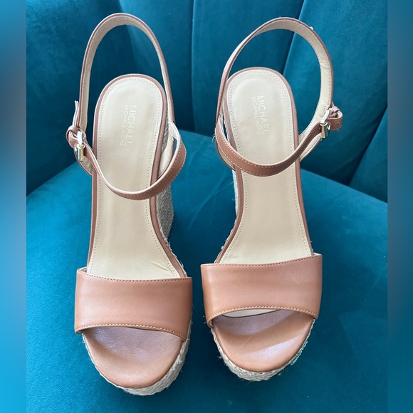 Micheal Kors embroidered monstera leaf tiki platform wedge sandals size 8. - Picture 9 of 9